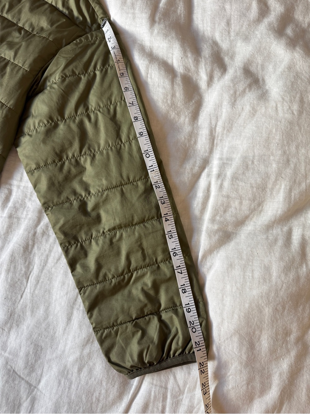Everlane Olive Green Quilted Puffer Jacket size M - Picture 7 of 9